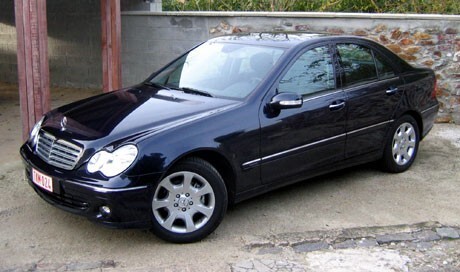 voiture-mercedes-classe-c-200-big-2